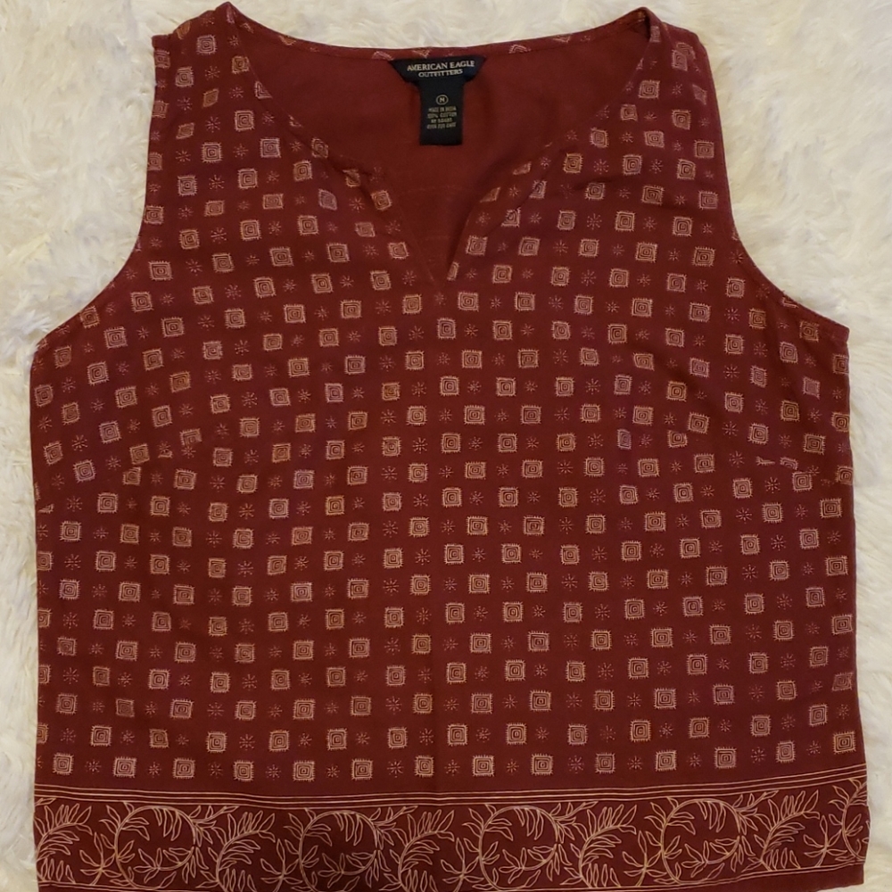 Burgundy sleeveles top